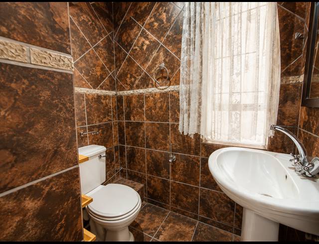 3 BEDROOM TOWNHOUSE FOR SALE IN THREE RIVERS PROPER